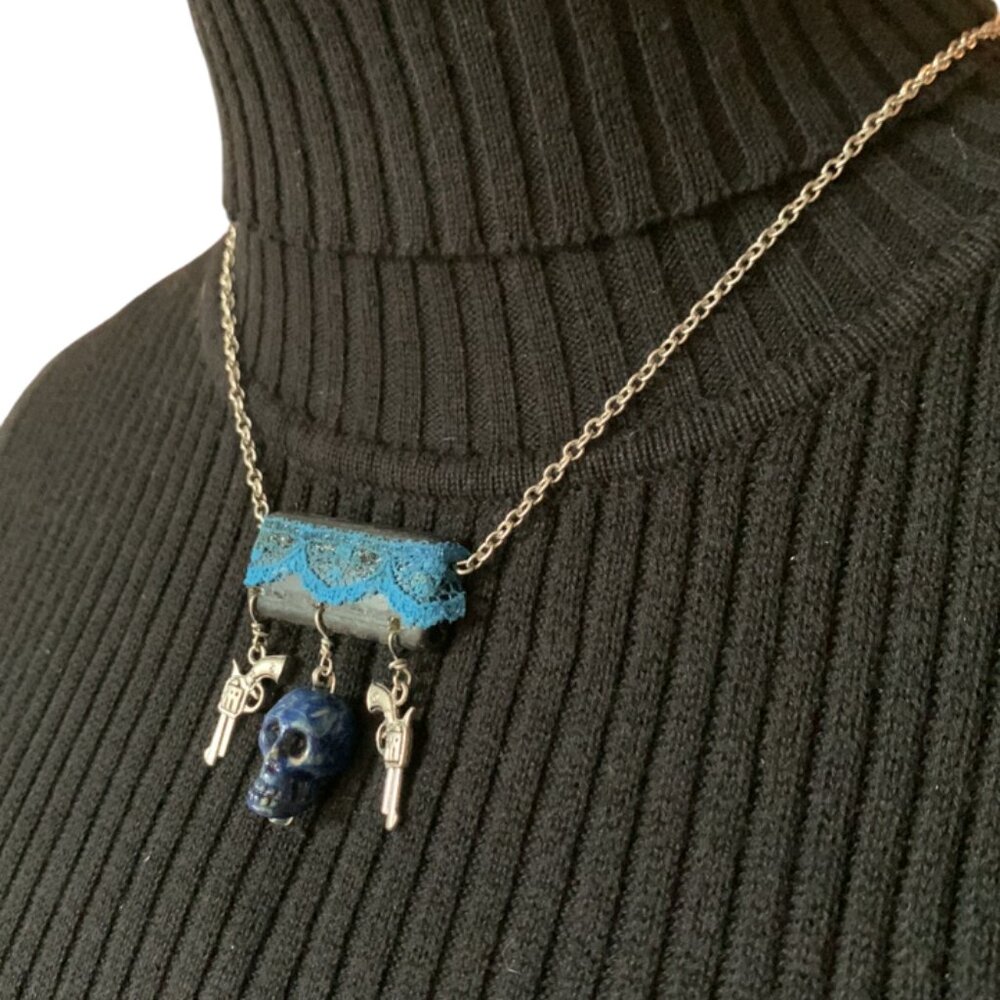 2x18$ 🦃 🍂 CREATION -  Short necklace black wood pieces lace skull guns blue